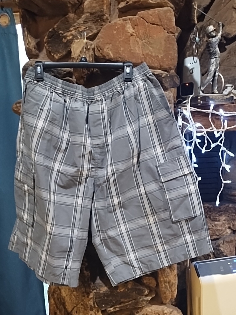 Niko Men's Gray Plaid Cargo Shorts